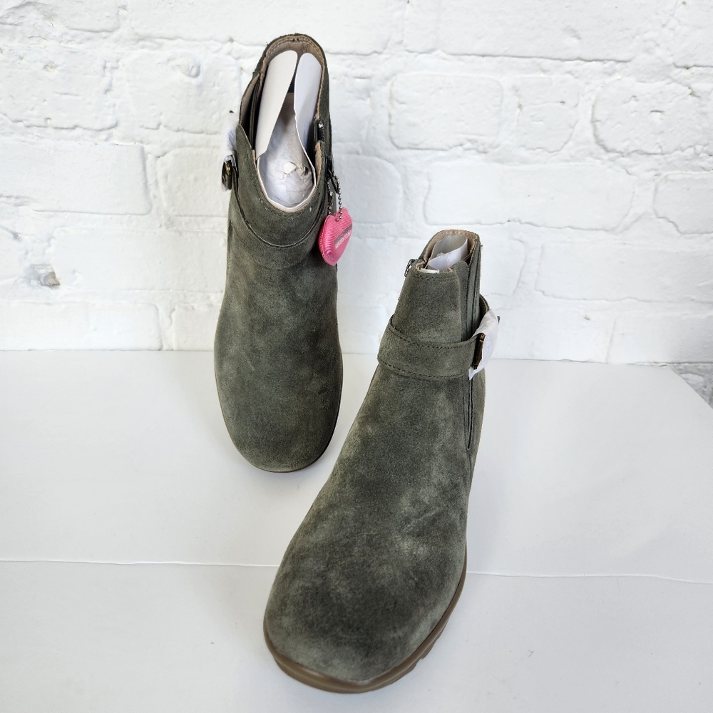 Skechers Suede Memory Foam Boots